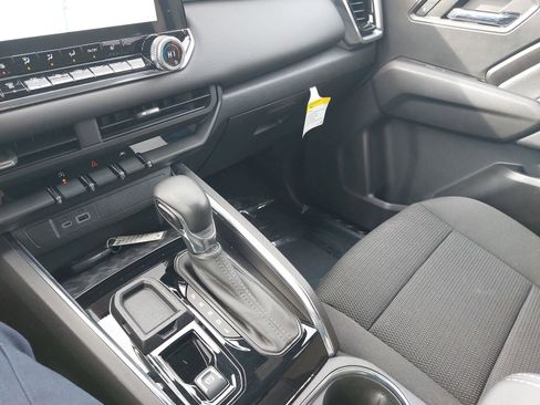 Used 2024 GMC Canyon Elevation w/ Convenience Package image 27