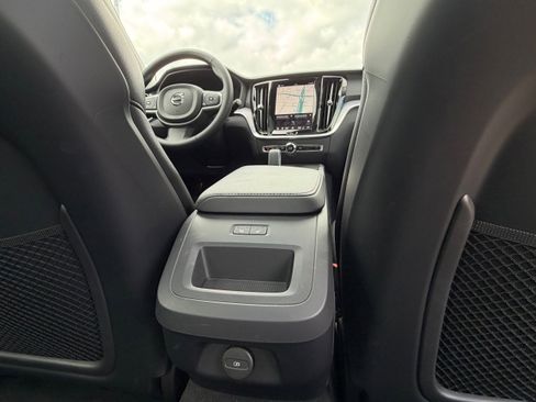 Certified 2025 Volvo S60 B5 Core image 14