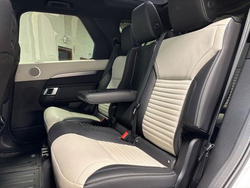 Used 2023 Land Rover Discovery S R-Dynamic image 26