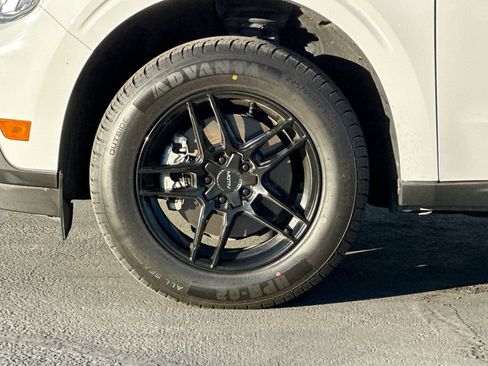 Used 2023 Ford Maverick XL image 23