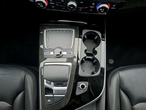 Used 2019 Audi Q7 3.0T Premium Plus image 2