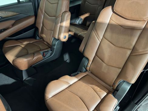 Used 2018 Cadillac Escalade ESV Premium Luxury AWD/4WD image 22