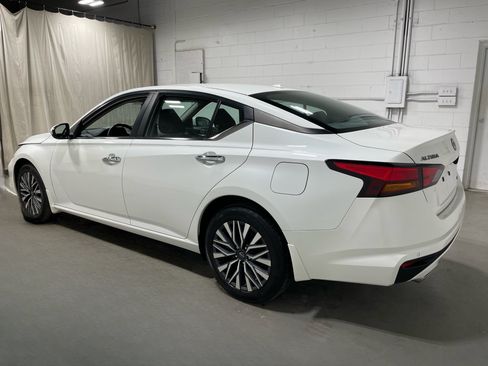 Used 2024 Nissan Altima 2.5 SV w/ SV Premium Package AWD/4WD image 4