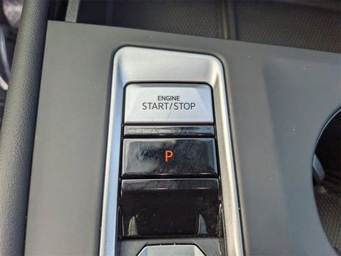 Certified 2024 Volkswagen Atlas SE image 24