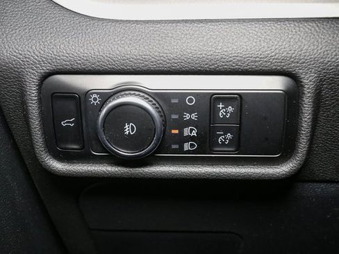 Used 2023 Ford Explorer XLT w/ Equipment Group 202A image 34