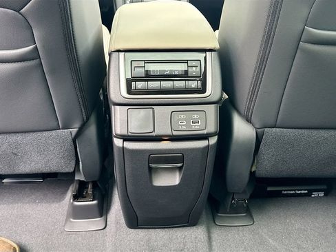 New 2026 Subaru Ascent Limited AWD/4WD image 24