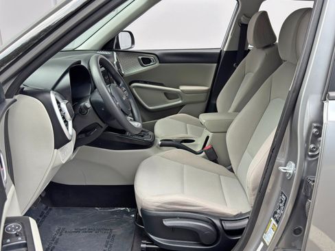 Used 2023 Kia Soul LX w/ LX Technology Package FWD image 15