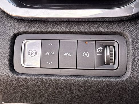 New 2026 GMC Acadia Denali Ultimate w/ LPO, Floor Liner Package AWD/4WD image 18