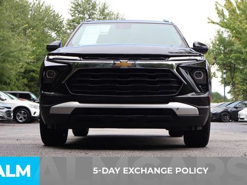 Used 2025 Chevrolet TrailBlazer LT AWD/4WD image 3