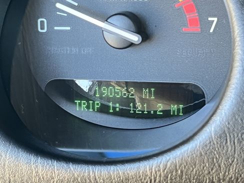 Used 2005 Buick Le Sabre Limited w/ Gran Touring Package image 20