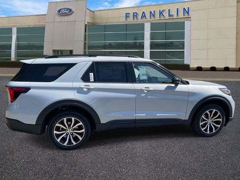 New 2026 Ford Explorer ST-Line AWD/4WD image 8