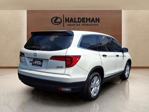 Used 2017 Honda Pilot LX image 6