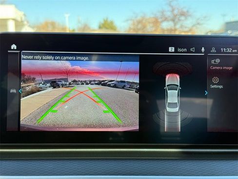 Used 2023 BMW 530e xDrive w/ Premium Package image 18