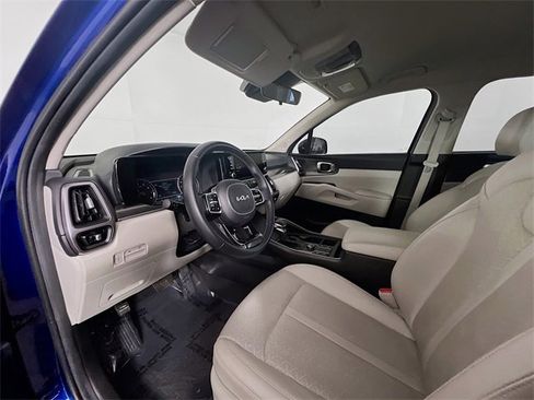 Used 2023 Kia Sorento S image 21