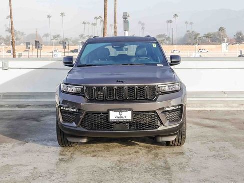 New 2025 Jeep Grand Cherokee Limited w/ Black Appearance Package image 3