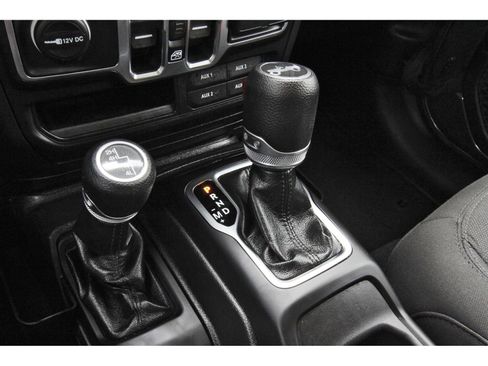 Used 2019 Jeep Wrangler Unlimited Sport S AWD/4WD image 27