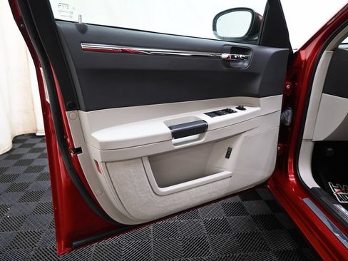 Used 2007 Chrysler 300 SRT8 RWD image 20