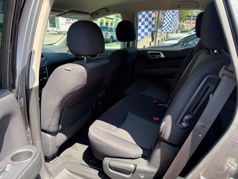 Used 2018 Nissan Pathfinder S FWD image 29