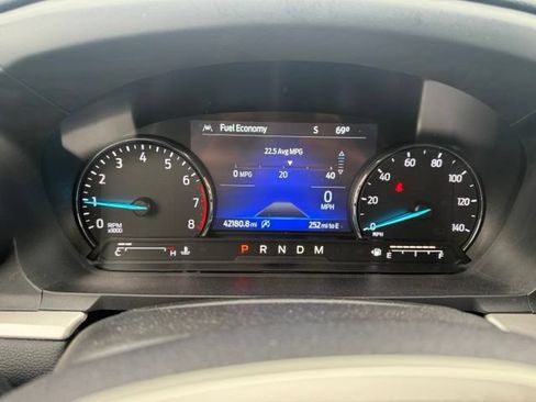 Used 2020 Ford Explorer XLT w/ Equipment Group 202A AWD/4WD image 18