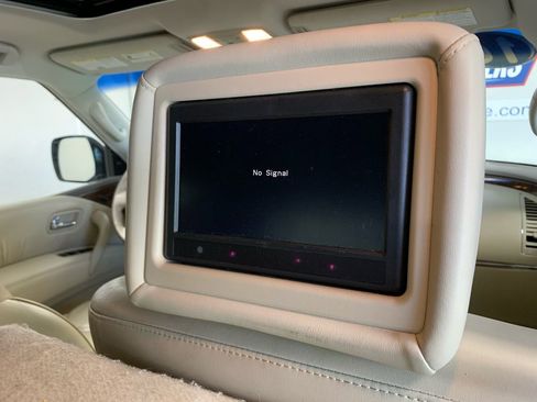 Used 2016 INFINITI QX80 Luxe w/ 22" Wheel Package image 32