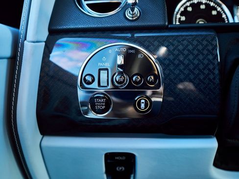 Used 2022 Rolls-Royce Cullinan Black Badge w/ Dark Exterior Package image 56