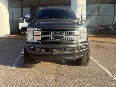 Used 2018 Ford F250 Platinum w/ Platinum Ultimate Package AWD/4WD image 3