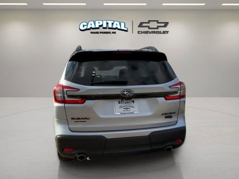 Used 2024 Subaru Ascent Onyx Edition image 4