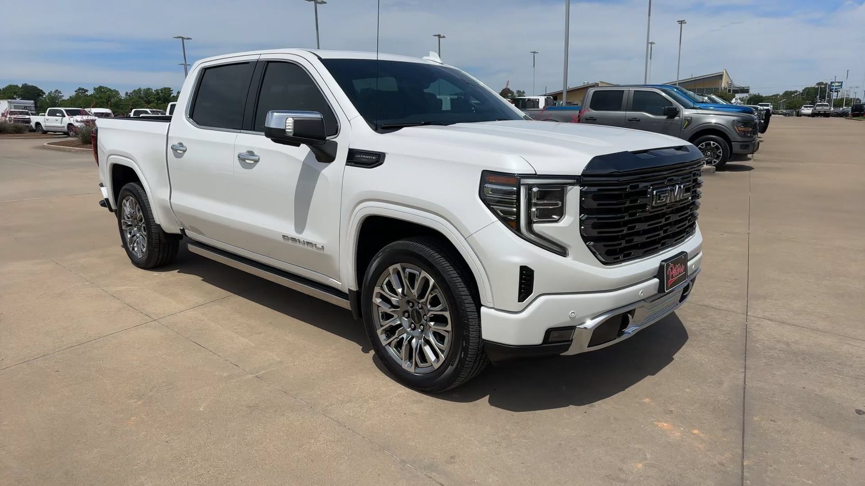 Used 2023 GMC Sierra 1500 Denali Ultimate AWD/4WD image 3