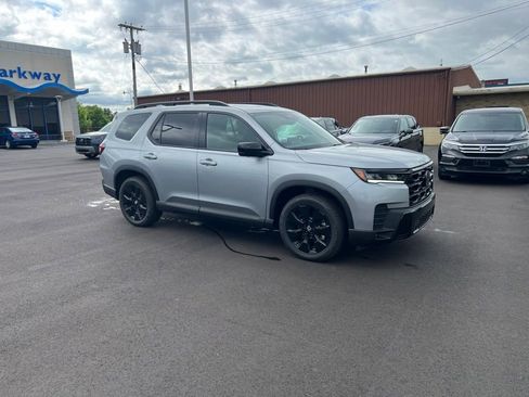 New 2026 Honda Pilot Black Edition image 2