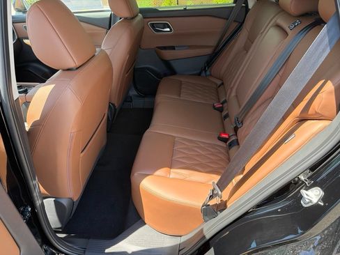 New 2026 Nissan Rogue Platinum AWD/4WD image 17
