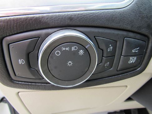 Used 2020 Ford Edge Titanium w/ Equipment Group 301A AWD/4WD image 12
