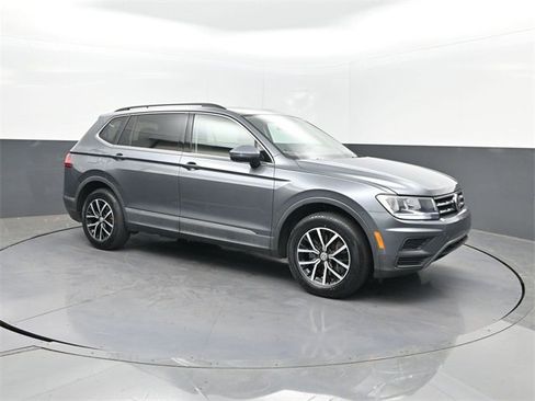 Used 2021 Volkswagen Tiguan SE image 29