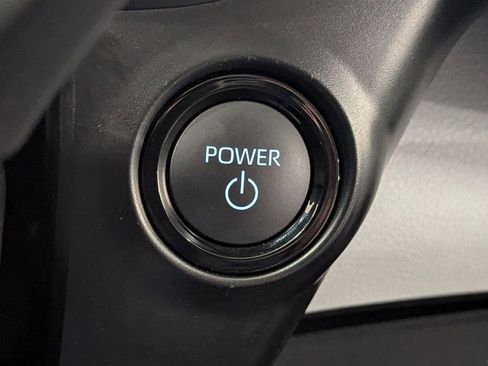 Used 2025 Toyota Sienna LE image 30