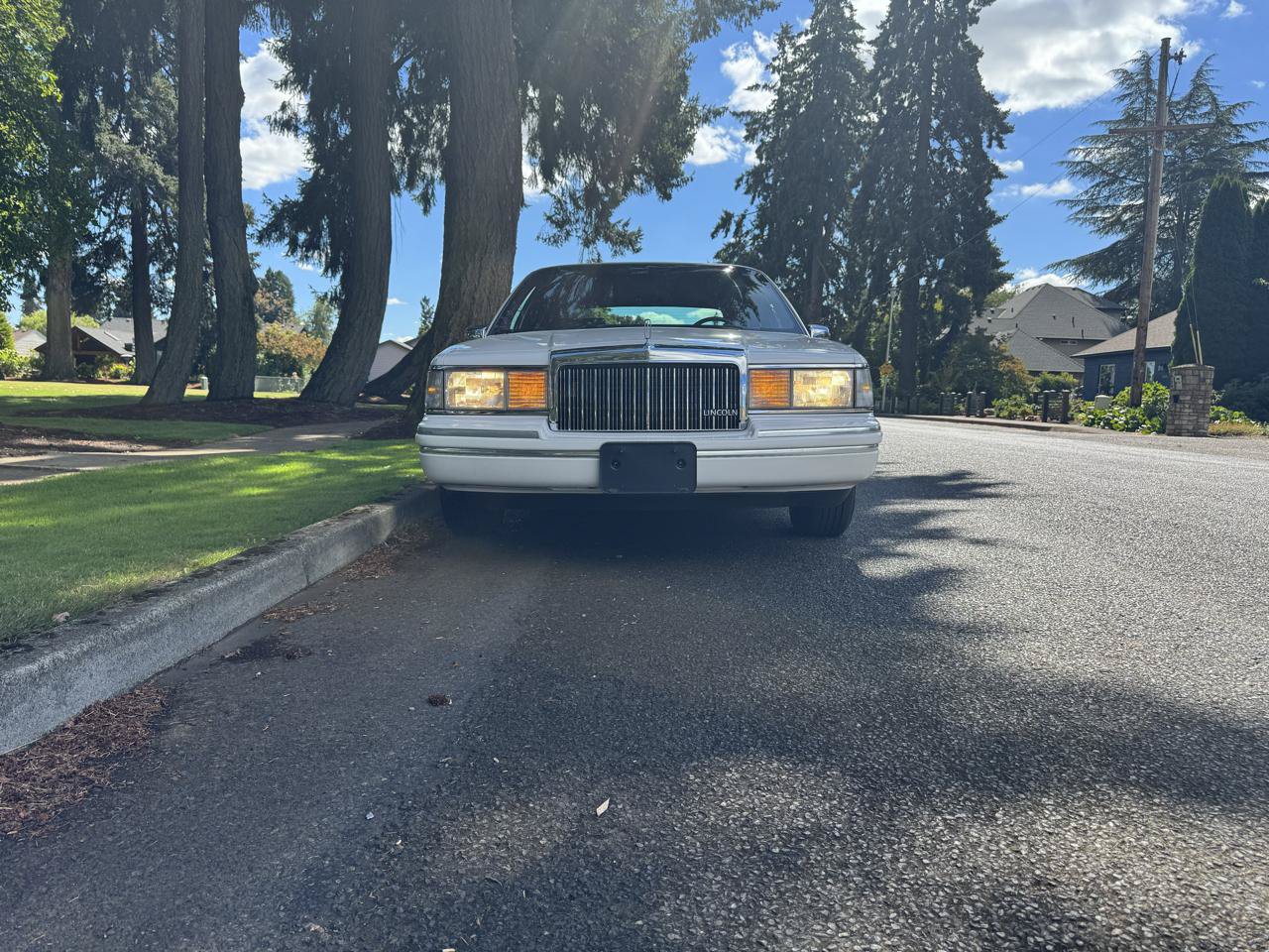 Used 1994 Lincoln Town Car Executive RWD image 7