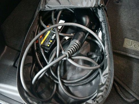 Used 2022 Jeep Wrangler Unlimited Sahara image 84