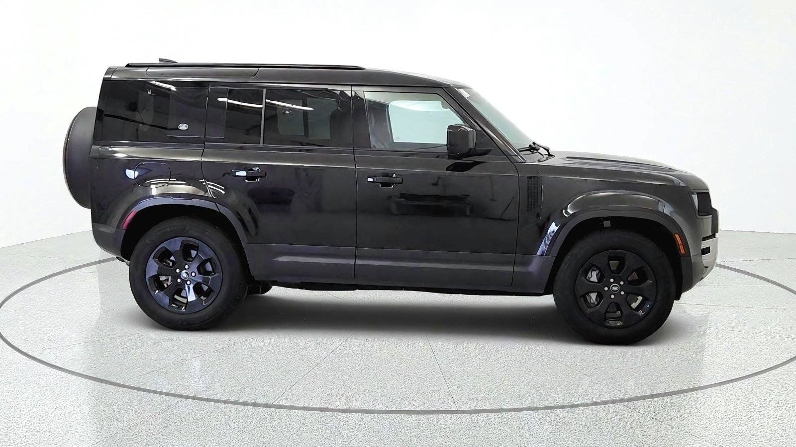 Used 2023 Land Rover Defender 110 SE AWD/4WD image 10