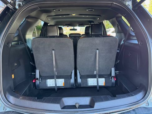 Used 2016 Ford Explorer XLT w/ Equipment Group 202A AWD/4WD image 18