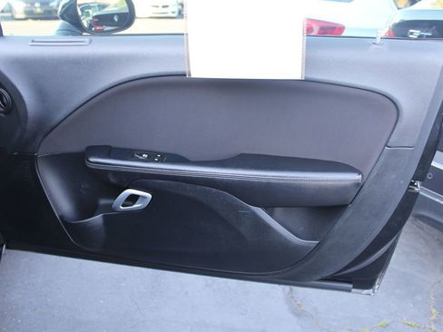 Used 2016 Dodge Challenger SXT image 18
