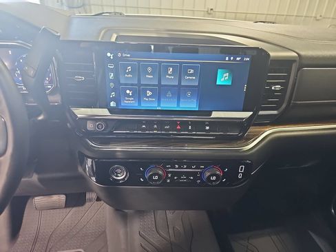 Used 2024 Chevrolet Silverado 1500 LT AWD/4WD image 19