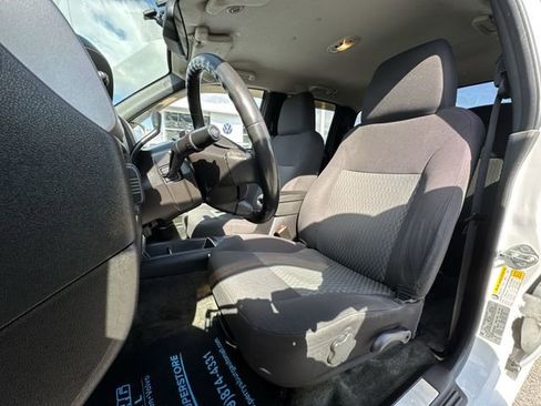 Used 2012 Chevrolet Colorado LT RWD image 16