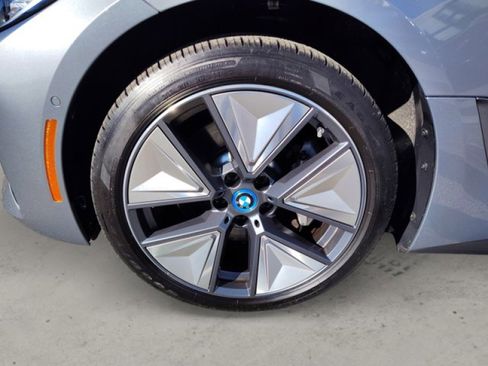 Used 2023 BMW i4 eDrive35 image 9