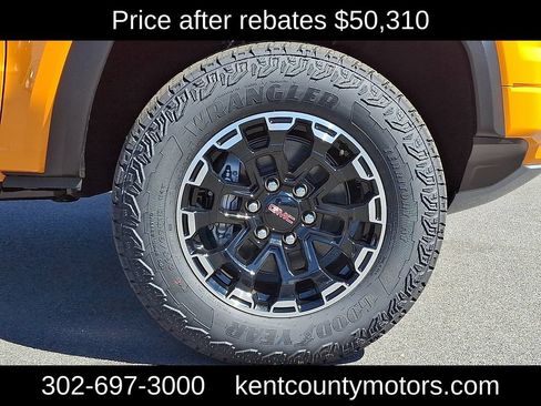 New 2026 GMC Canyon AT4 w/ Technology Plus Package AWD/4WD image 8
