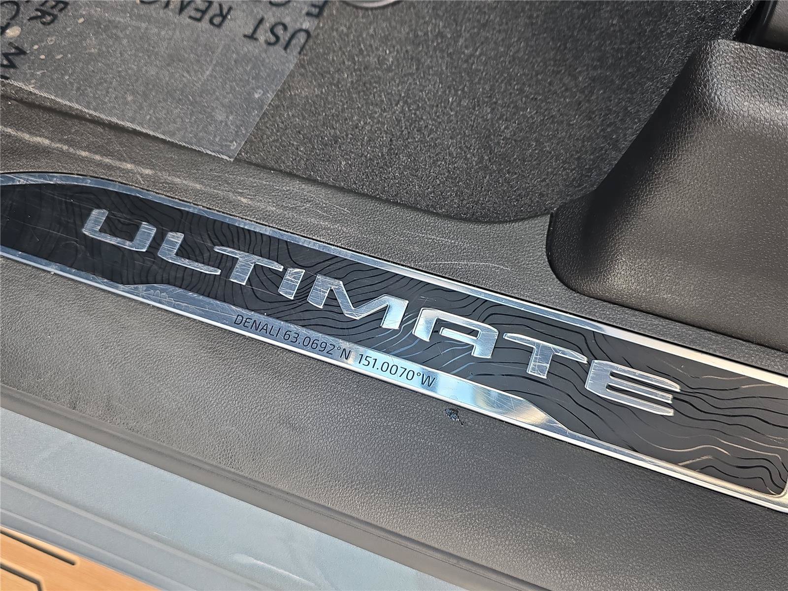 Used 2024 GMC Sierra 3500 Denali Ultimate AWD/4WD image 17