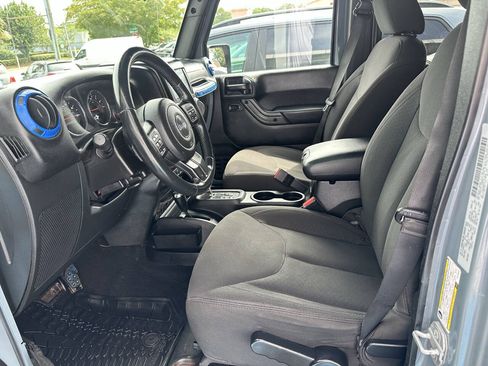 Used 2015 Jeep Wrangler Unlimited Sport w/ Quick Order Package 24S AWD/4WD image 13