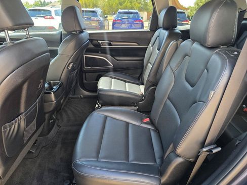 Used 2025 Kia Telluride S AWD/4WD image 26