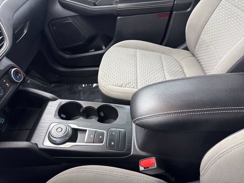 Used 2022 Ford Escape SE FWD image 21