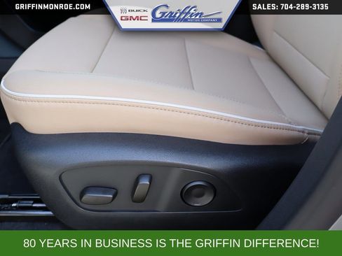 New 2026 Buick Enclave Preferred w/ Power Package FWD image 9