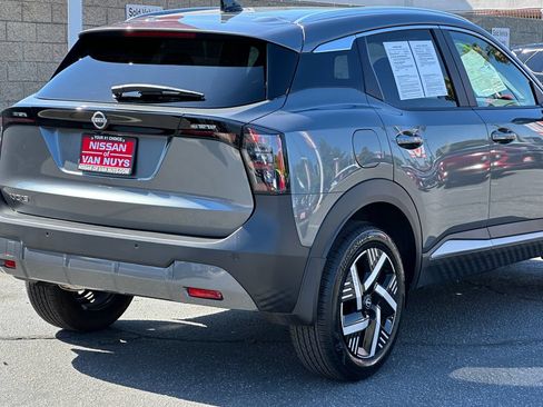 Used 2026 Nissan Kicks SV FWD image 8