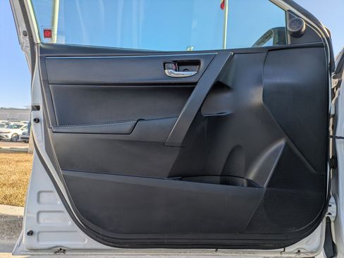 Used 2015 Toyota Corolla S image 14