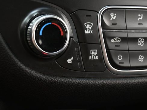 Used 2019 Chevrolet Equinox LT w/ Driver Convenience Package image 14